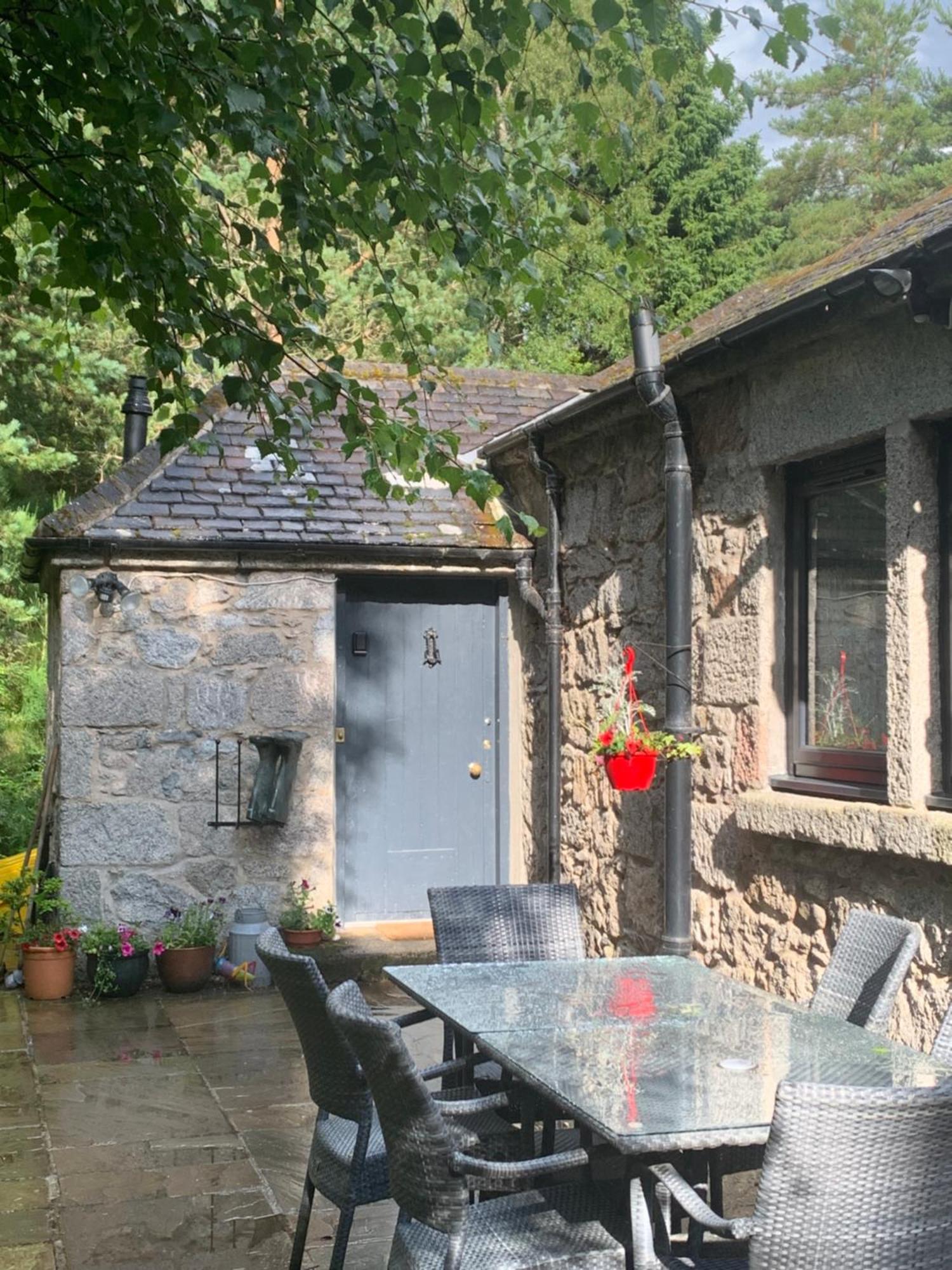Amazing Cottage With Private Indoor Swim Pool And Hot Tub Grantown-on-Spey Экстерьер фото