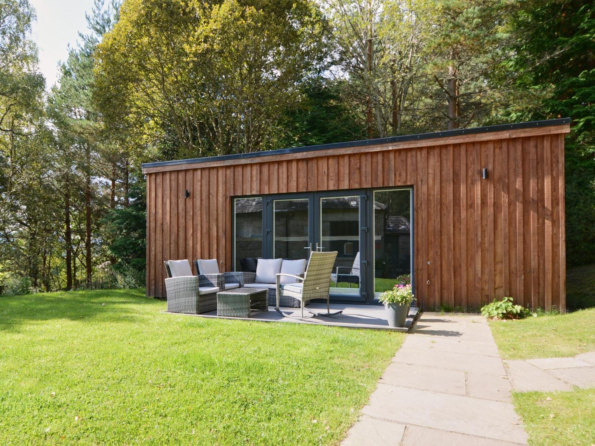Amazing Cottage With Private Indoor Swim Pool And Hot Tub Grantown-on-Spey Экстерьер фото