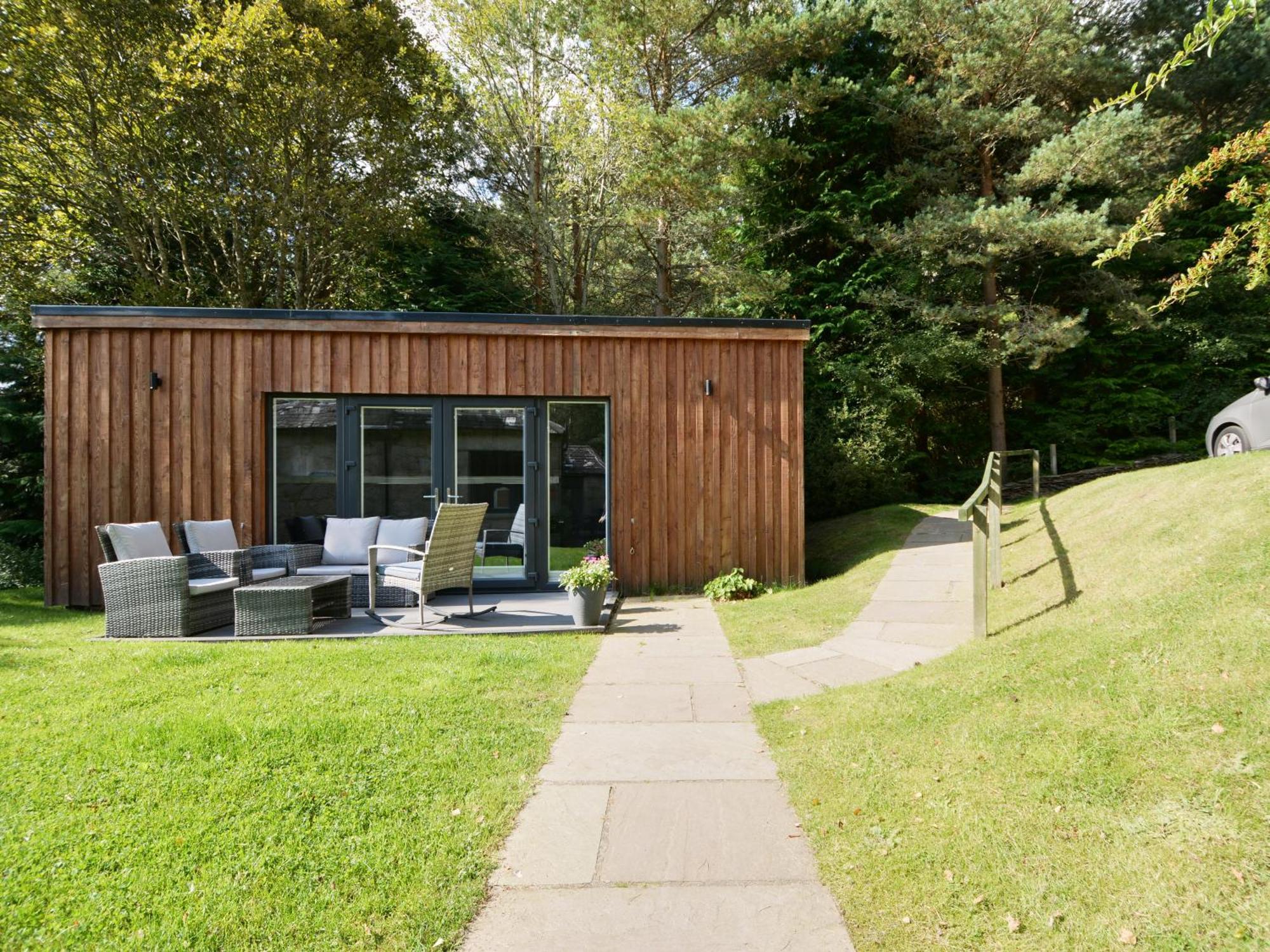 Amazing Cottage With Private Indoor Swim Pool And Hot Tub Grantown-on-Spey Экстерьер фото